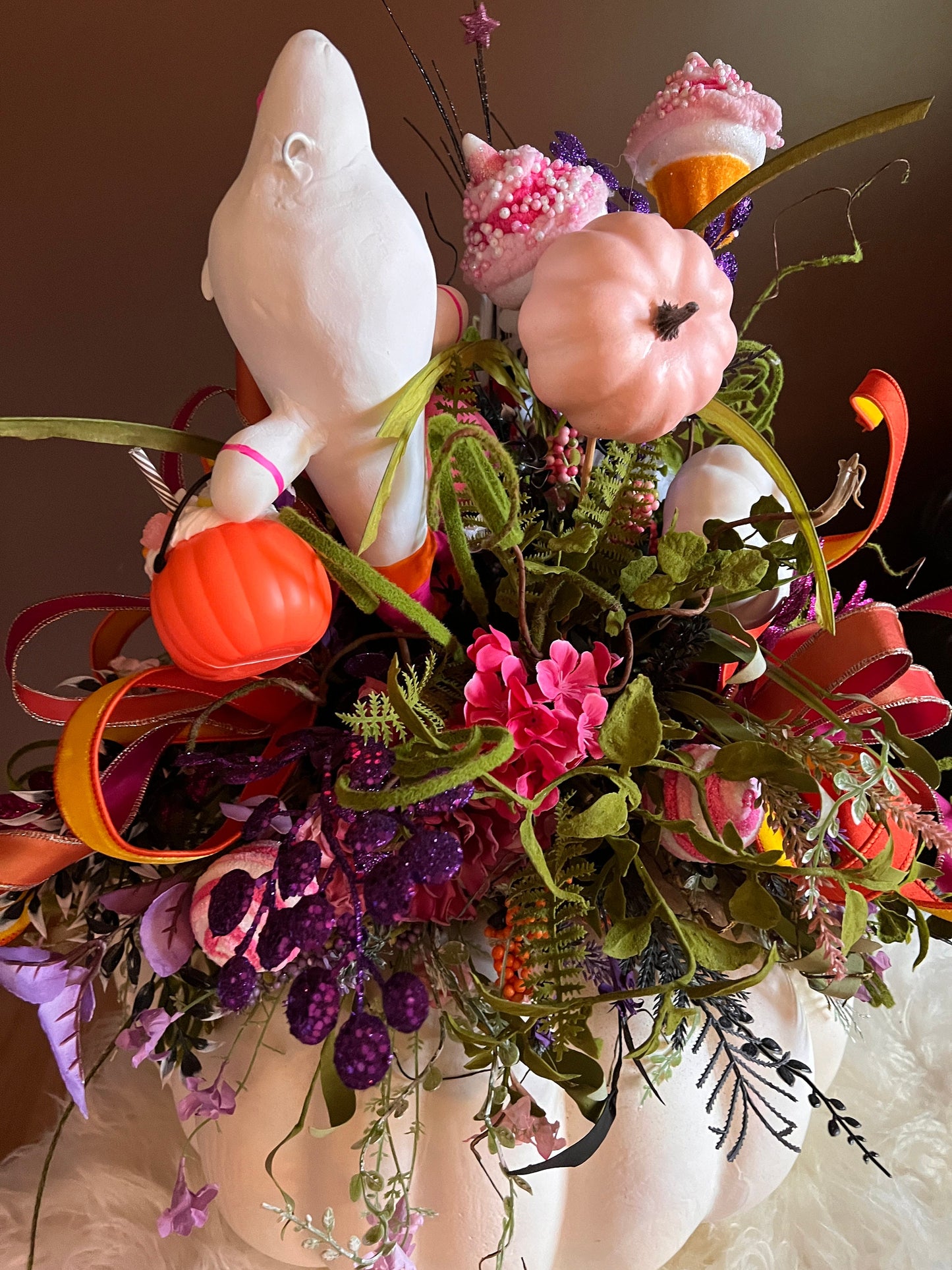 Halloween Pumpkin Centerpiece: Elegant Party Table Decor