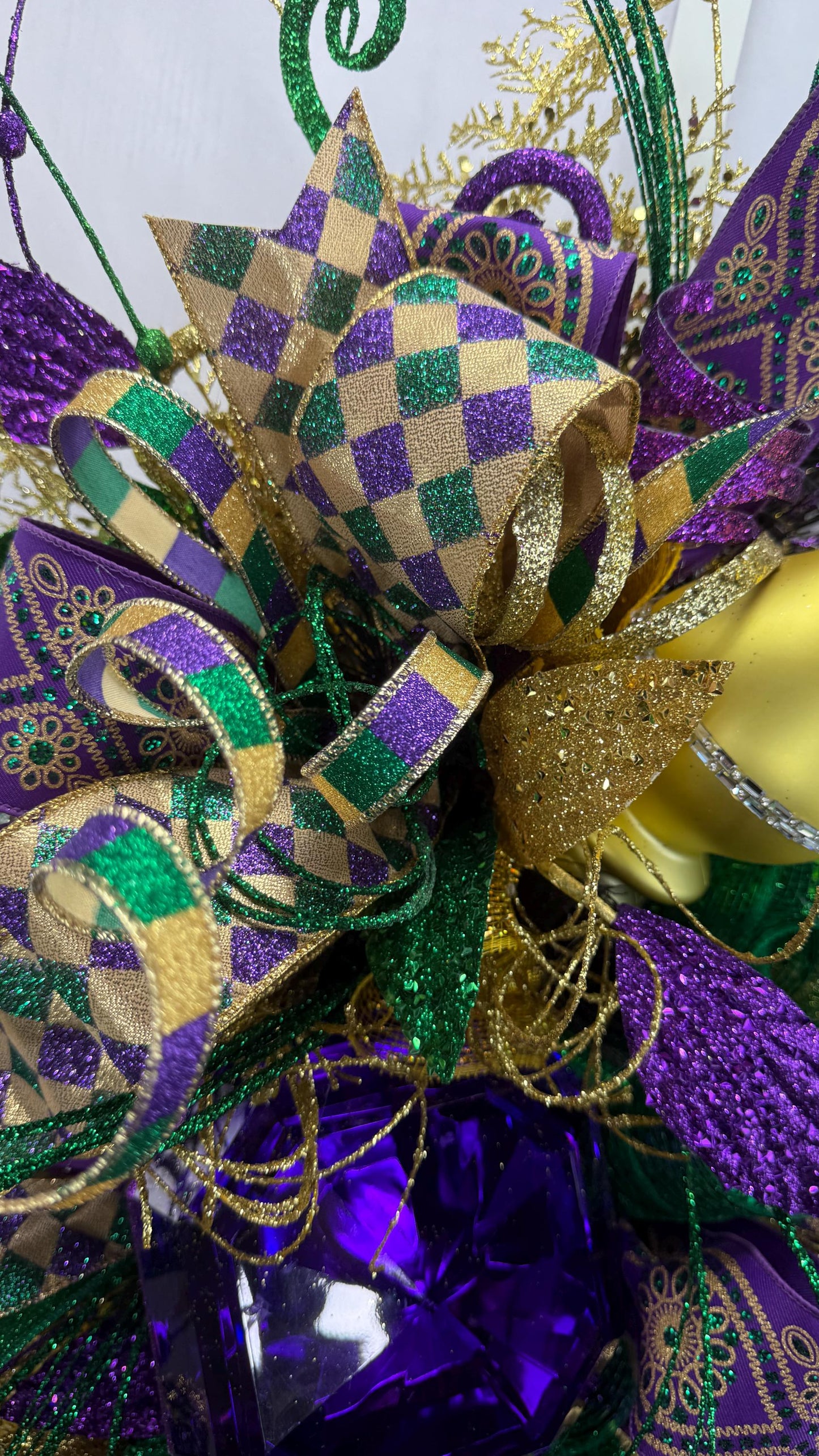 Mardi Gras Wreath Swag: Purple, Green, and Gold Fleur de Lis Decor