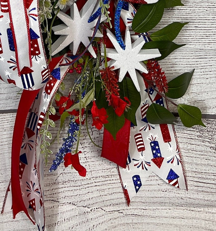 Patriotic red, white, blue wreath, Elegant Grapevine Wreath, Summer Patriotic Wreath, Patriotic Stars Wreath, July Fourth decor, USA decor