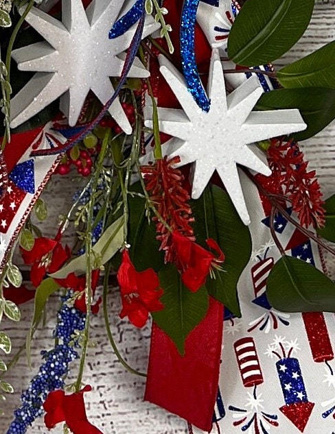 Patriotic red, white, blue wreath, Elegant Grapevine Wreath, Summer Patriotic Wreath, Patriotic Stars Wreath, July Fourth decor, USA decor