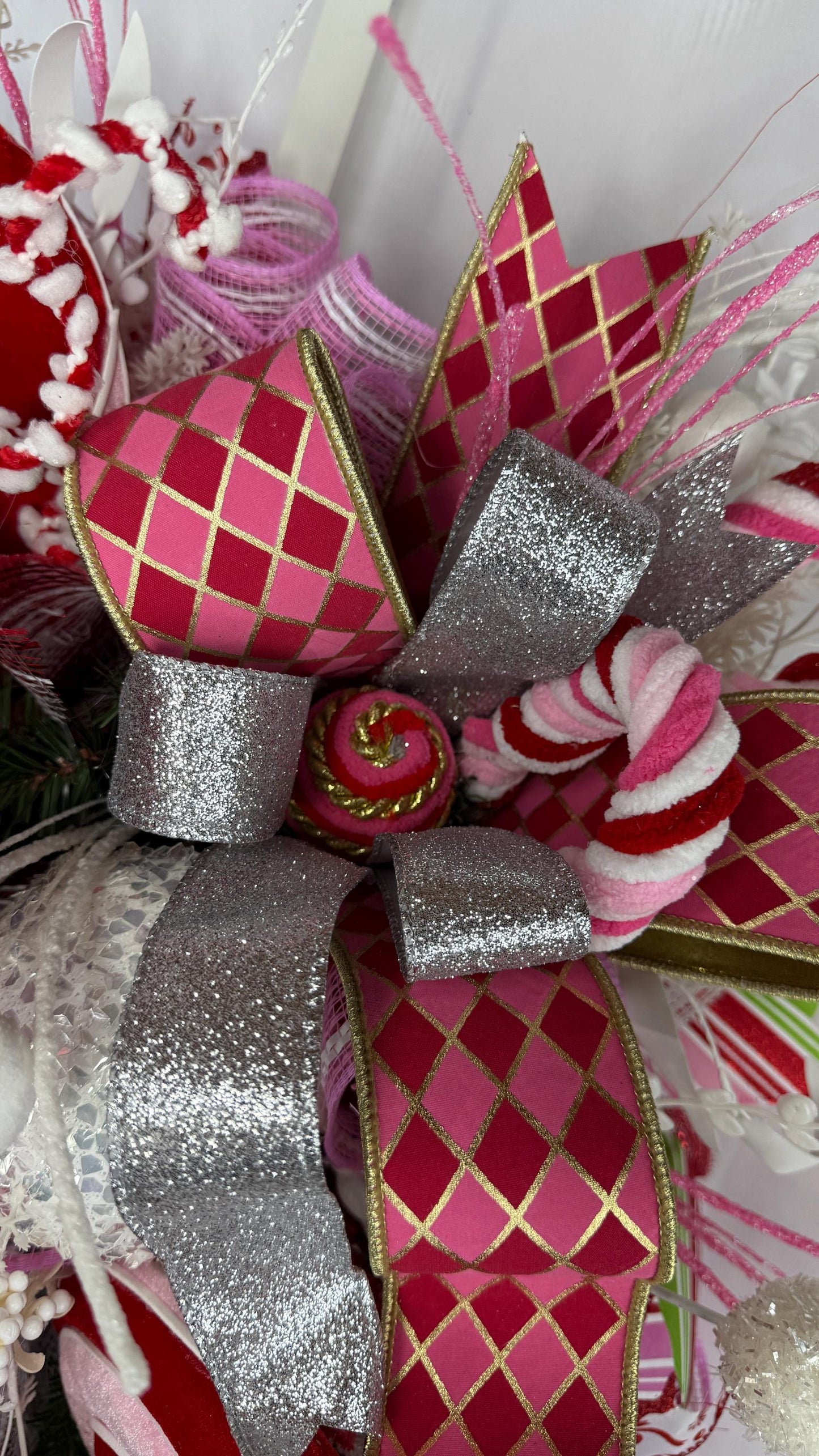 Snowman Wreath Peppermint Candy, Pink and Red Winter Decor, Holiday Hosting Decor