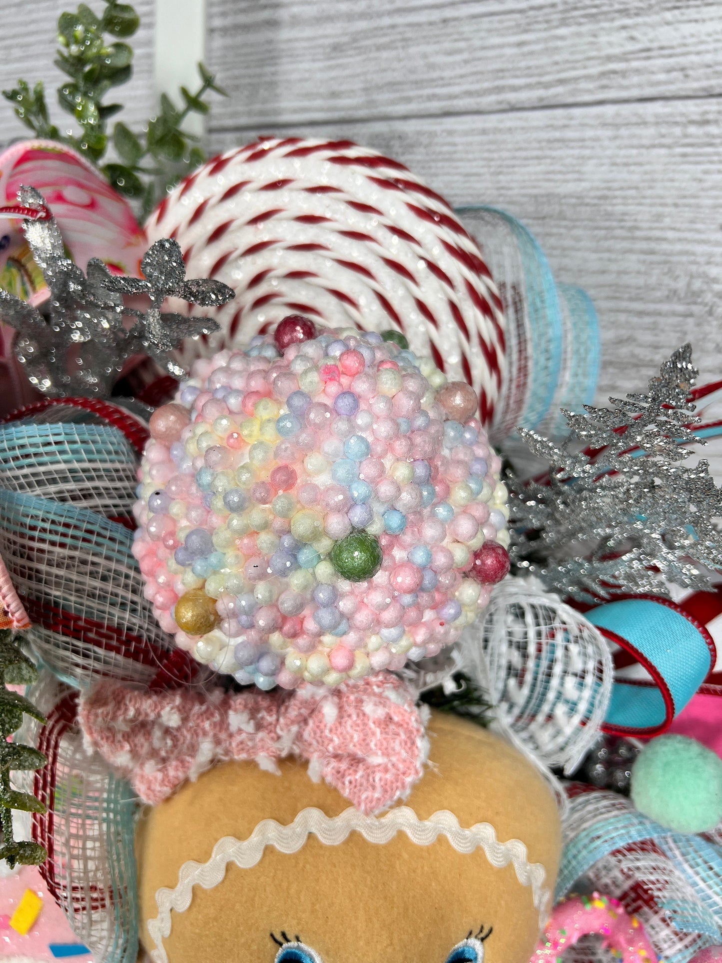 Gingerbread Kids Christmas Wreath: Pastel Candy Holiday Decor