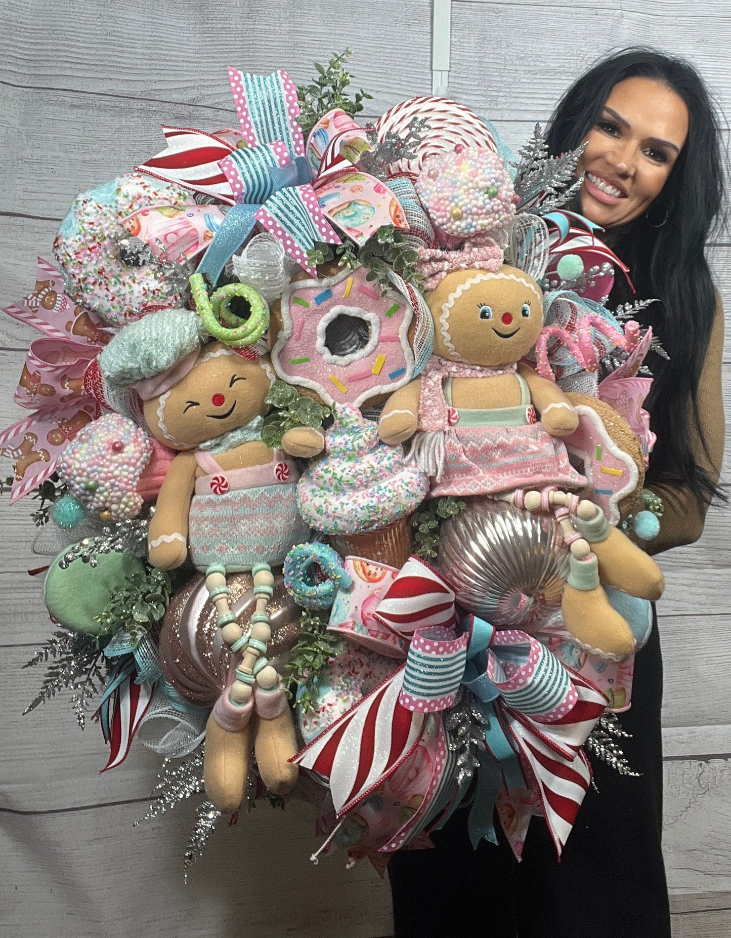 Gingerbread Kids Christmas Wreath: Pastel Candy Holiday Decor