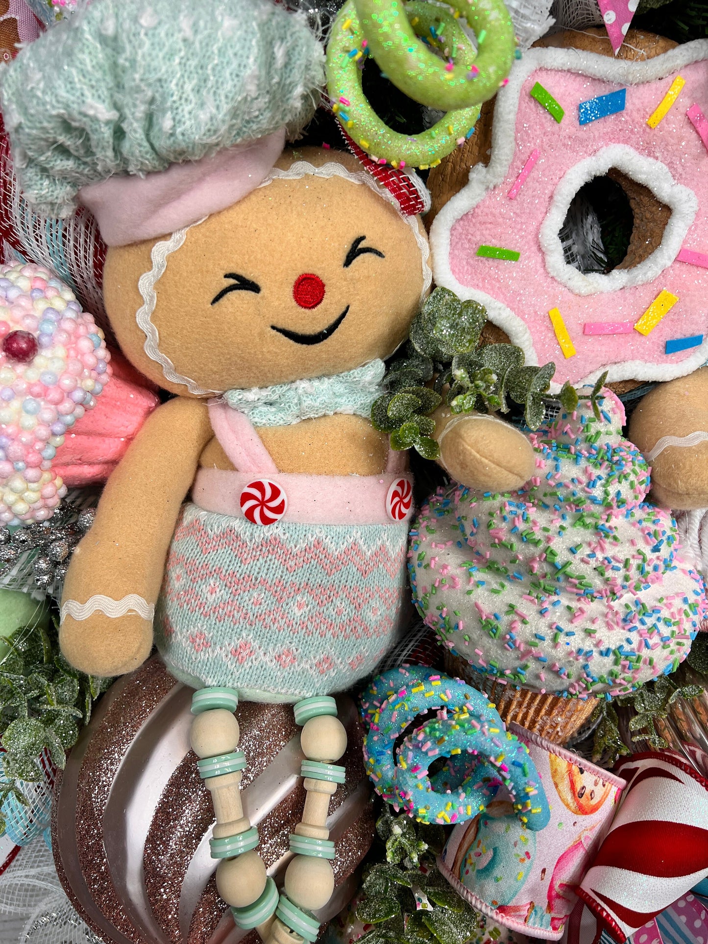 Gingerbread Kids Christmas Wreath: Pastel Candy Holiday Decor