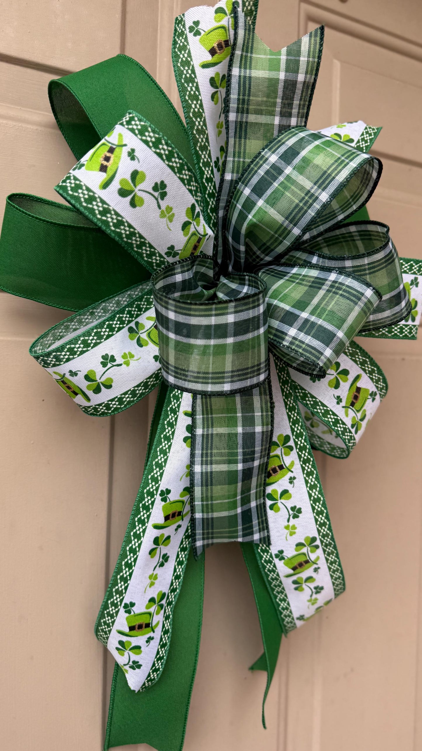 St Patrick’s Day Bow for Front Door, Green Plaid Shamrock Wreath Bow, Irish Decor, Leprechaun Ribbon Door Bow, Spring Wreath Accent