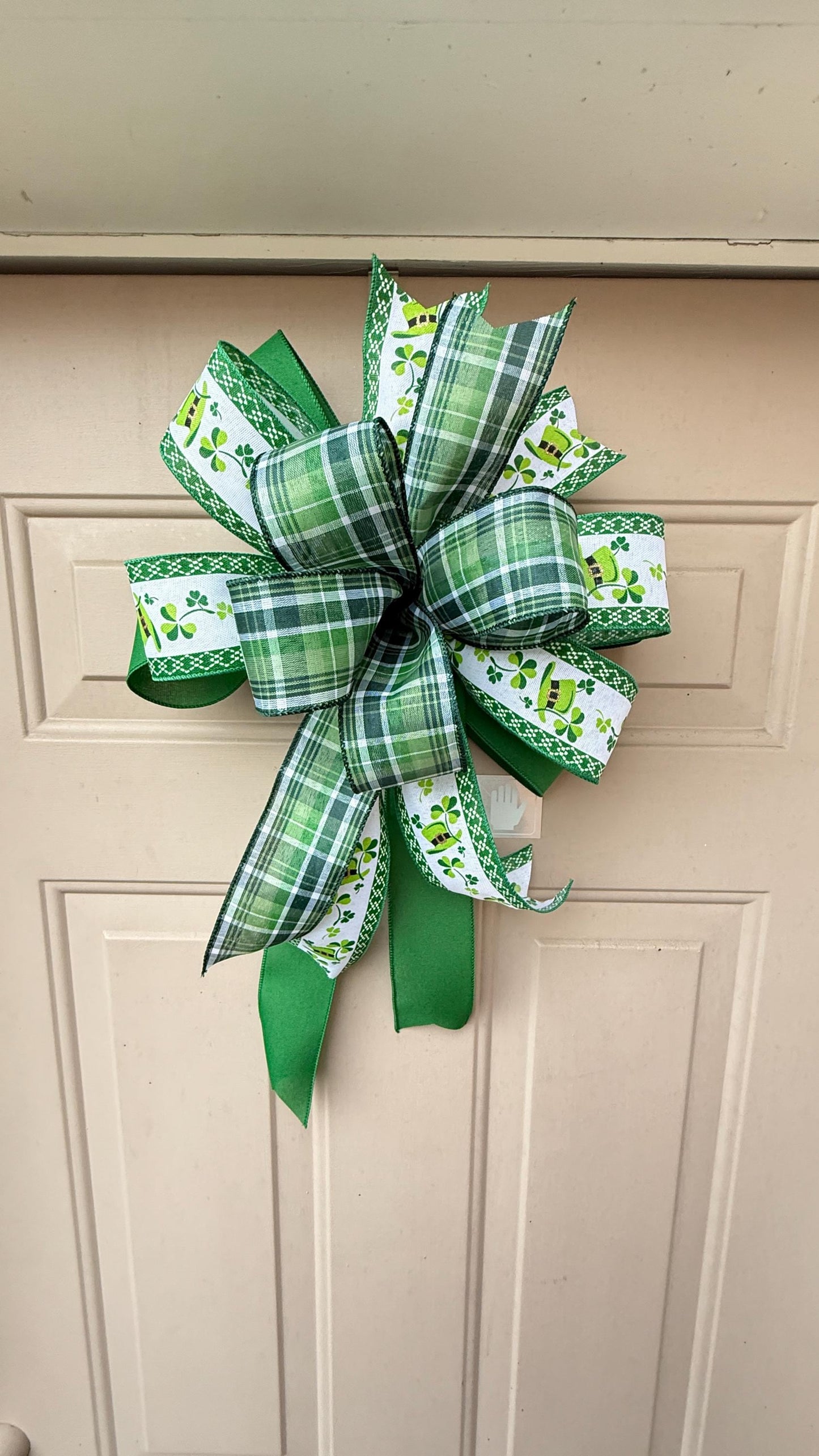St Patrick’s Day Bow for Front Door, Green Plaid Shamrock Wreath Bow, Irish Decor, Leprechaun Ribbon Door Bow, Spring Wreath Accent